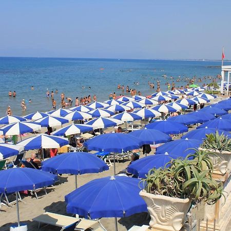 Hotel Residence La Darsena Agropoli Exterior photo