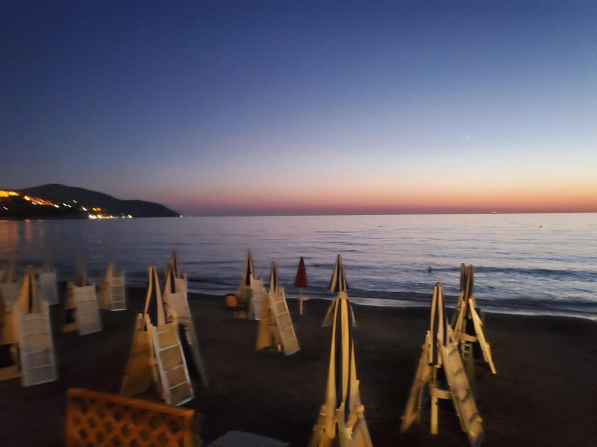 Hotel Residence La Darsena Agropoli Exterior photo