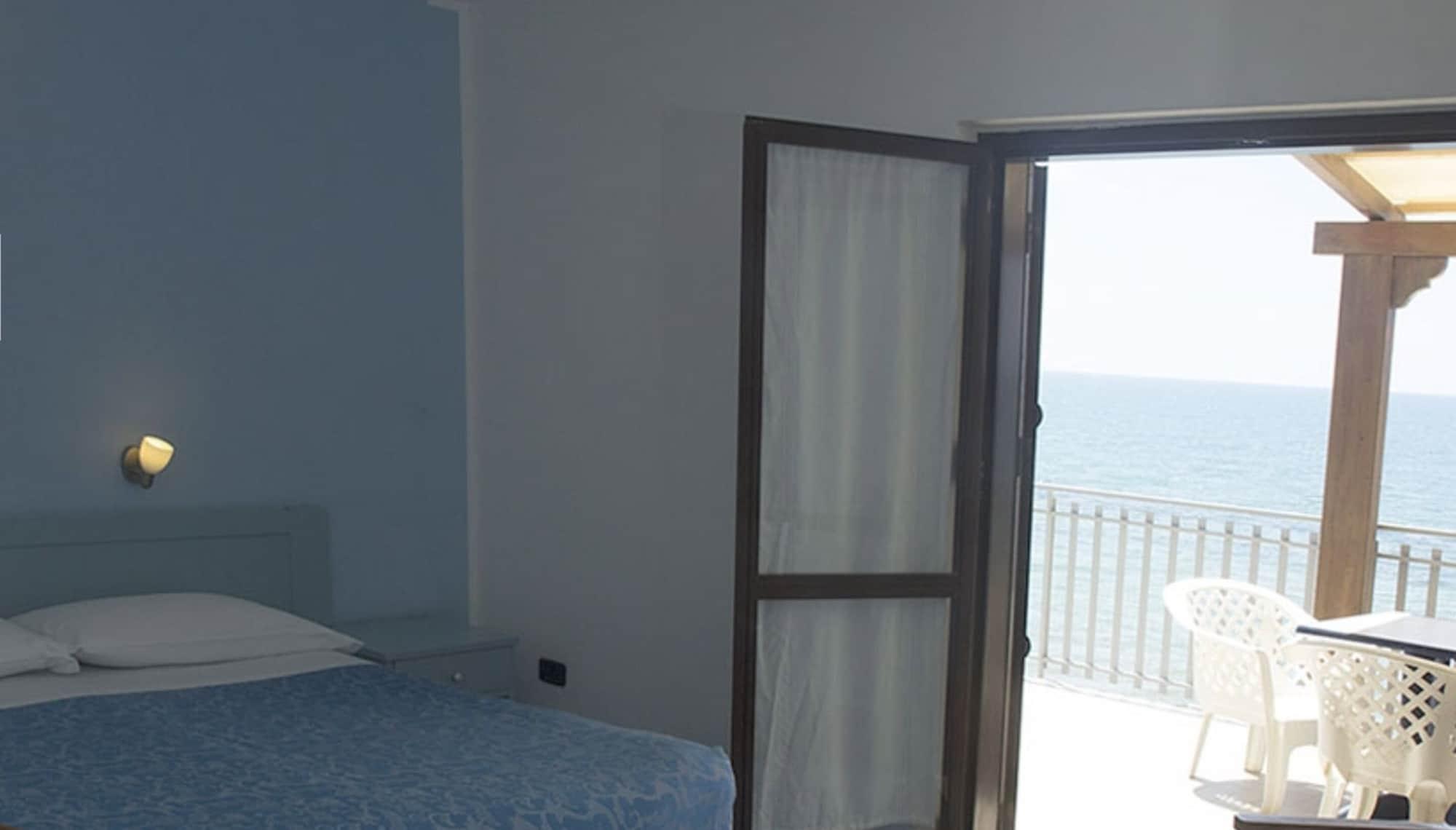 Hotel Residence La Darsena Agropoli Exterior photo