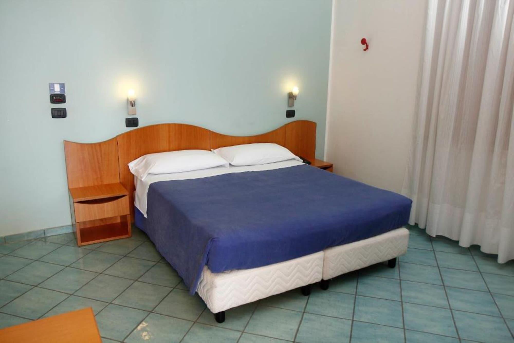 Hotel Residence La Darsena Agropoli Exterior photo