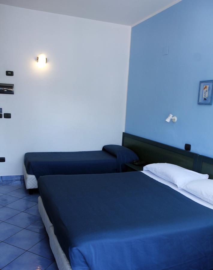 Hotel Residence La Darsena Agropoli Exterior photo