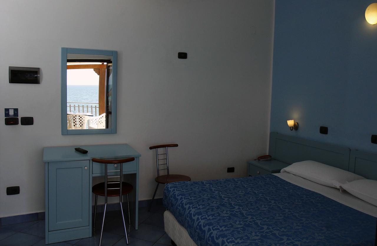 Hotel Residence La Darsena Agropoli Exterior photo