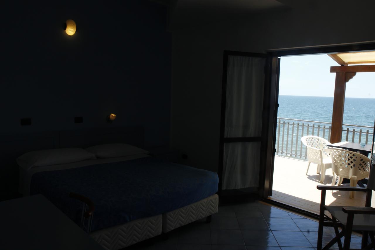 Hotel Residence La Darsena Agropoli Exterior photo